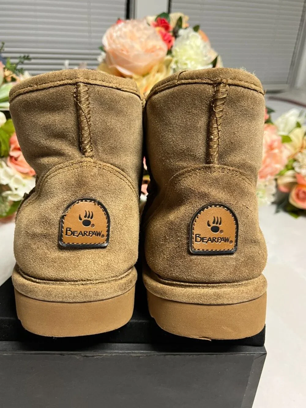 BEARPAW Alyssa Women’s Suede Sheepskin Boot Size 9